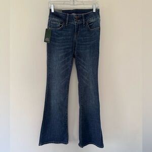Wild Fable Low Rise Flare Jeans, Size 4.